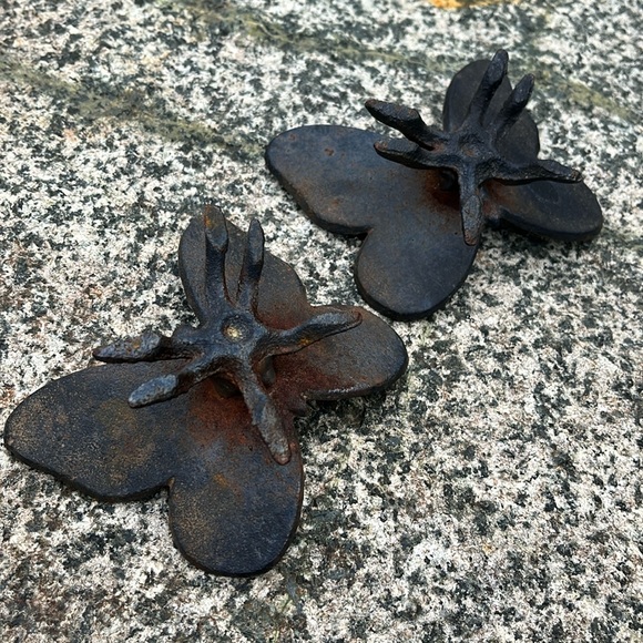 Cast iron butterfly pair with legs - Picture 2 of 5